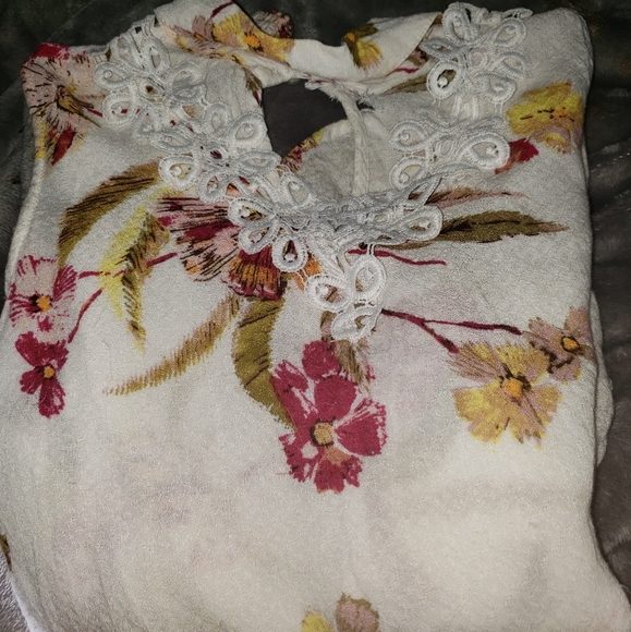 Girls long sleeve, bare shoulder blouse - Picture 8 of 8